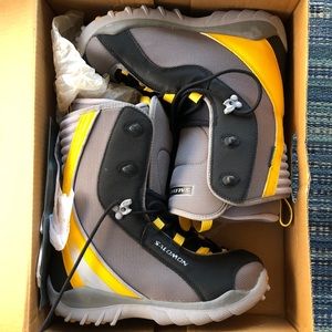 Salomon snowboarding boots 7.5